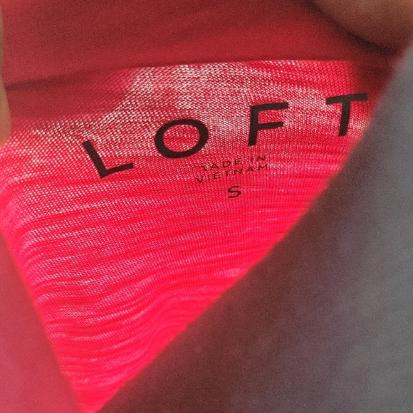 LOFT Red Fitted Short Sleeve Tee - Picture 2 of 6
